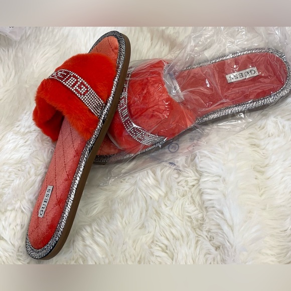 New beautiful Guess women’s faux fur bling slippers 5 10 red gift soft shoes - Picture 5 of 6